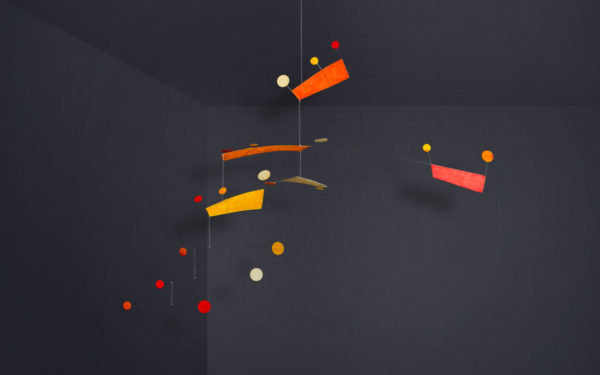 Mobilé Fly (rot, orange) - Dekoration für große Räume und Treppenhäuser, Schöne Mobilés für Erwachsene