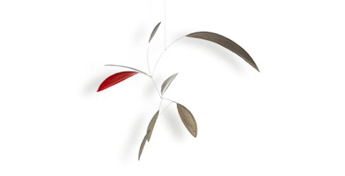 Mobilé Little Leaf in grau, weiß und rot, Schlichtes handgefertigtes Mobilé